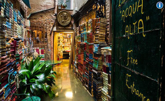 Libreria Acqua Alta, Venecia...